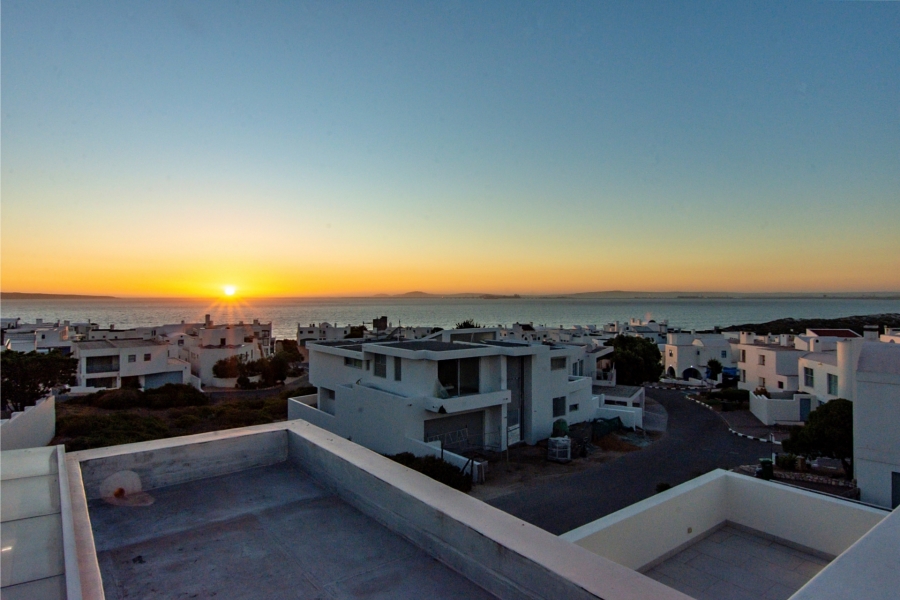 5 Bedroom Property for Sale in Paradise Beach Western Cape